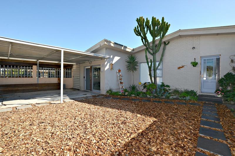To Let 3 Bedroom Property for Rent in Peerless Park North Western Cape